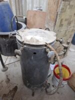 معدات مصنع كيماويات زراعية مستعملة – ماكينة خلط أعلاف وأوتوكلاف وخزان استانلس استيل